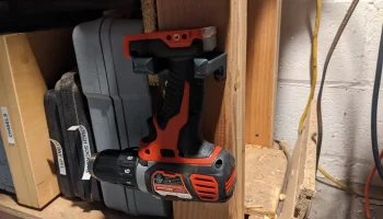 Крепление/держатель для сверла Milwaukee M18......... 1