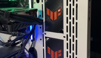 Крышка слота SSD Thermaltake Core P3 Крышка слота SSD Thermaltake Core P3