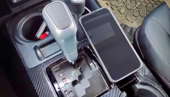 Держатель Magsafe для Toyota 4Runner 1