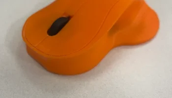 Компьютерная мышь, напечатанная на 3D-принтере........ Компьютерная мышь, напечатанная на 3D-принтере........