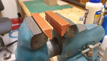 Schoner f&uuml;r Schraubstock 100mm mit Einkerbungen f&uuml;r Rundm.. 1