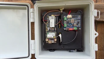 Вставка в распределительную коробку солнечной батареи с W..
