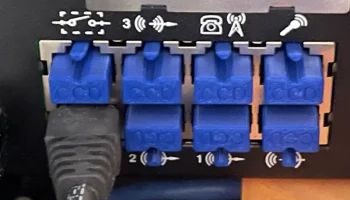 Сетевой разъем RJ-45, пылезащитная заглушка, версия CCD..... 6